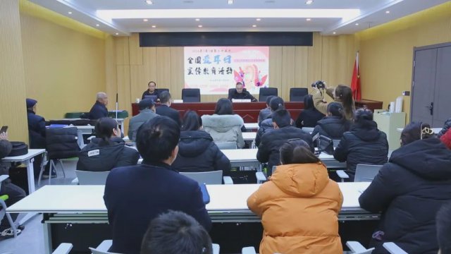 县残联开展“科技助听 共享美好生活”爱耳护耳宣传教育活动